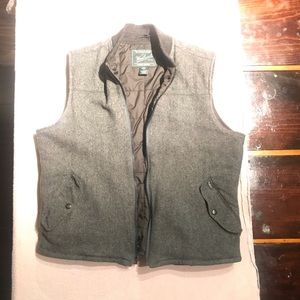 Men’s Woolrich vest.